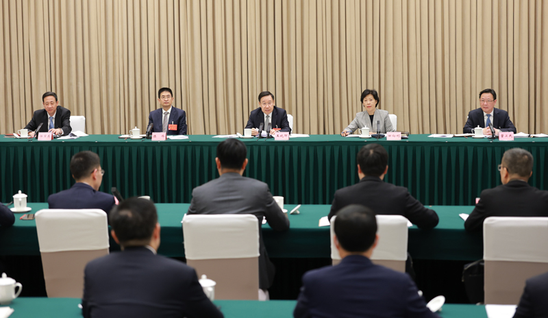 王晓晖在省政协十三届四次会议联组会上强调持续强筋壮骨苦练内功 不断壮大实力提升质量以更高标准更高要求扛牢经济大省挑大梁重任田向利主持「相关图片」