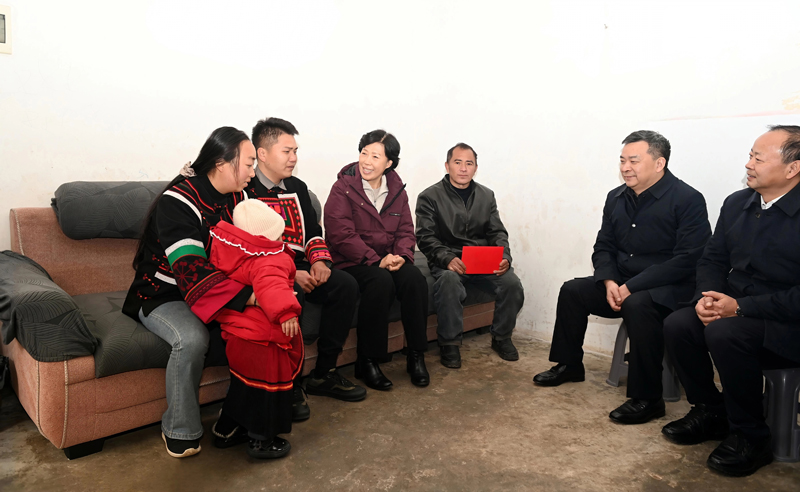 王晓晖施小琳田向利于立军等省领导率团开展春节走访慰问向全省各族人民致以诚挚问候和新春祝福「相关图片」