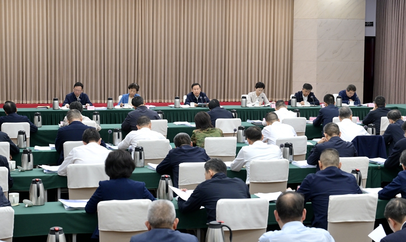 王晓晖主持召开2026年省田长制林长制暨省总河长全体会议强调 持续提升治田治林治水工作水平 不断夯实四川现代化建设的绿色本底 施小琳讲话 田向利于立军出席「相关图片」 王晓晖主持召开2026年省田长制林长制暨省总河长全体会议强调 持续提升治田治林治水工作水平 不断夯实四川现代化建设的绿色本底 施小琳讲话 田向利于立军出席「相关图片」